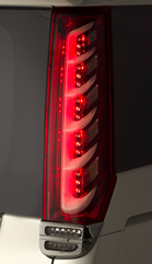 METEO（メテオ）TOYOTA NOAH（ノア）/ VOXY（ヴォクシー）/ ESQUIRE（エスクァイア）専用LEDテールランプ　点灯イメージ　ブレーキ
