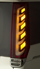 METEO（メテオ）TOYOTA NOAH（ノア）/ VOXY（ヴォクシー）/ ESQUIRE（エスクァイア）専用LEDテールランプ　点灯イメージ　ウインカー